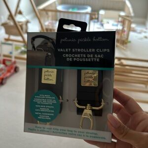 Petunia pickle bottom stroller clip